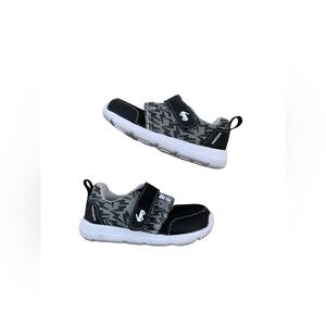 See Kai Run Toddler Size 5 Stryker Lace Black Lightning Bolt Sneakers Shoes